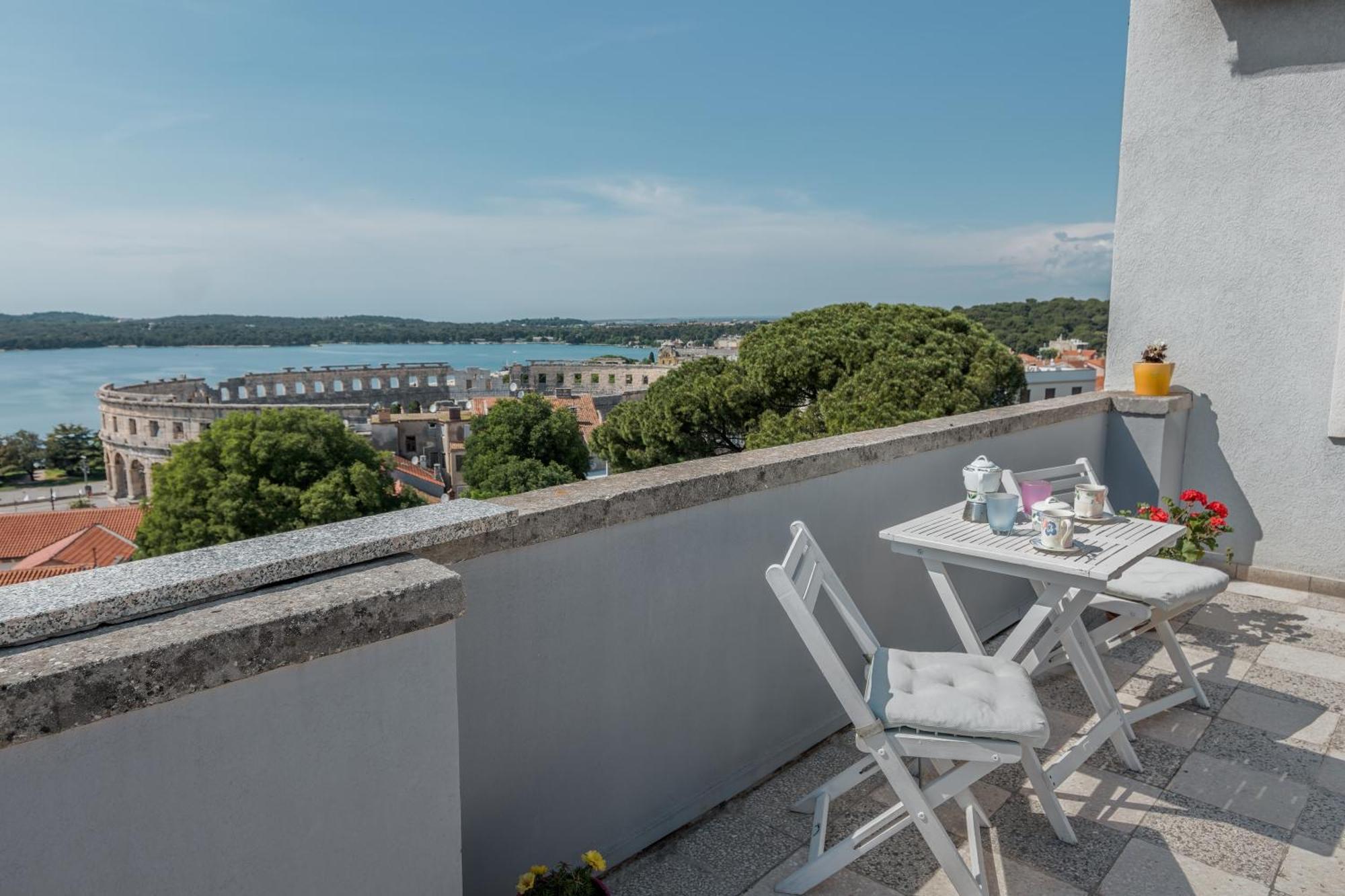 Apartment Seagull Pula Buitenkant foto